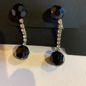 Vintage Vogue Black Faceted Dangle Clip-on Earrings With Rhinestones