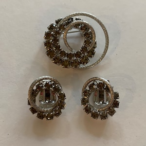 Vintage Silvertone and Rhinestones Brooch and Clipon Earrings