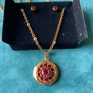 Avon Goldtone July Birthday Locket Gift Set