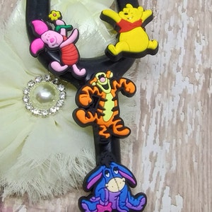 ¡Agrega un poco de diversión! a tu estetoscopio, Pooh y sus amigos - Porta credencial apto para niños - LINDO doctor enfermero pediátrico de dibujos animados apto para niños