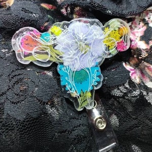 Dried flowers Uterus - Retractable Nursing Badge Reel pressed floral UTERUS  Stethoscope charm OBGYN | Respiratory Custom Badge Reel