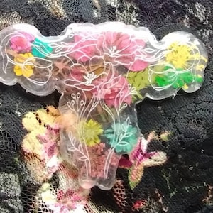 Retractable Nursing Badge Reel - pressed floral UTERUS with free flower Stethoscope charm OBGYN | Respiratory | Heart | Custom Badge Reel
