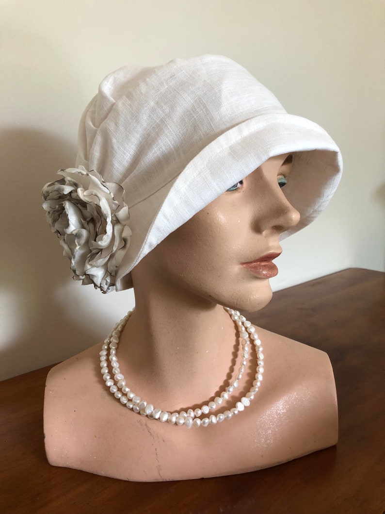 1920s inspired vintage look , 100 percent creamy white linen cloche hat image 2