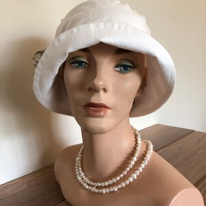 1920s inspired vintage look , 100 percent creamy white linen cloche hat image 6