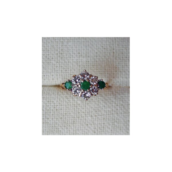9ct Gold – Vintage Emerald & Diamond Ring