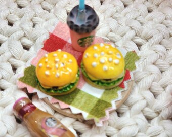 Maileg Play Food...Hamburger plate, Frappuccino, Boba drink Miniature Dollhouse Christmas. Tiny mouse clothes food