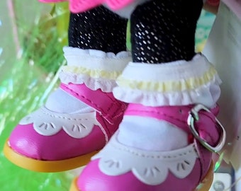 Cute Dress Shoes will fit Disney Nuimos Clothes Miniature Dollhouse. Tiny mouse Clothes and Shoes