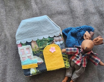 Handgemaakt reispoppenhuis van textiel met 5,5" garenhaar minipop en extra outfitset – draagbare speelset, stof, reizen, waldorf, montessori
