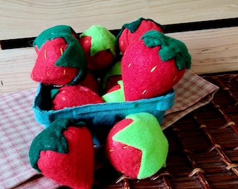 Handgemaakte vilten aardbeien – speelset voor peuters – montessorispeelgoed voor kinderen – zacht pluche keukenfruit – set van 6 of 12