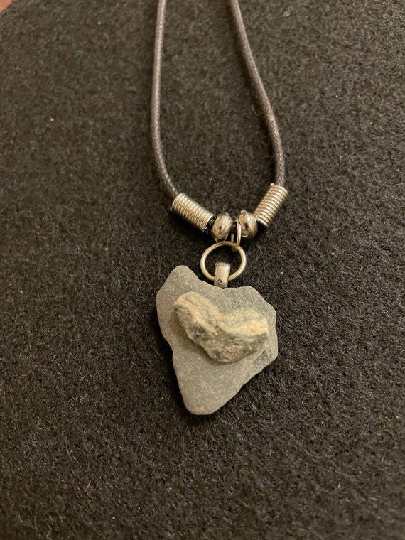 Heart Rock Necklace - Etsy
