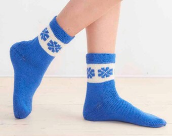 Short womens socks pattern, short womans socks pattern, blue wool socks pattern, blue woolen socks pattern in Gedifra Lana Mia Uni, 3