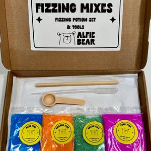 Mini Fizzing Potion Kit 4 Sachets of Rainbow potion ingredients Fizz Potion Set Magic Potion Kids Christmas Stocking filler gift for Age 3+