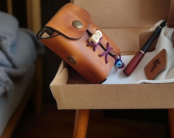 Estuche de cuero personalizado para cigarrillos, hecho a mano, estilo años 20, llavero de regalo.