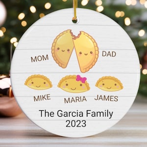 Personalized empanadas Christmas Ornament, Pierogi Ornament, Hispanic Food lovers gift, Family of 2 3 4 5 6, Dumpling ornament, Polish gift