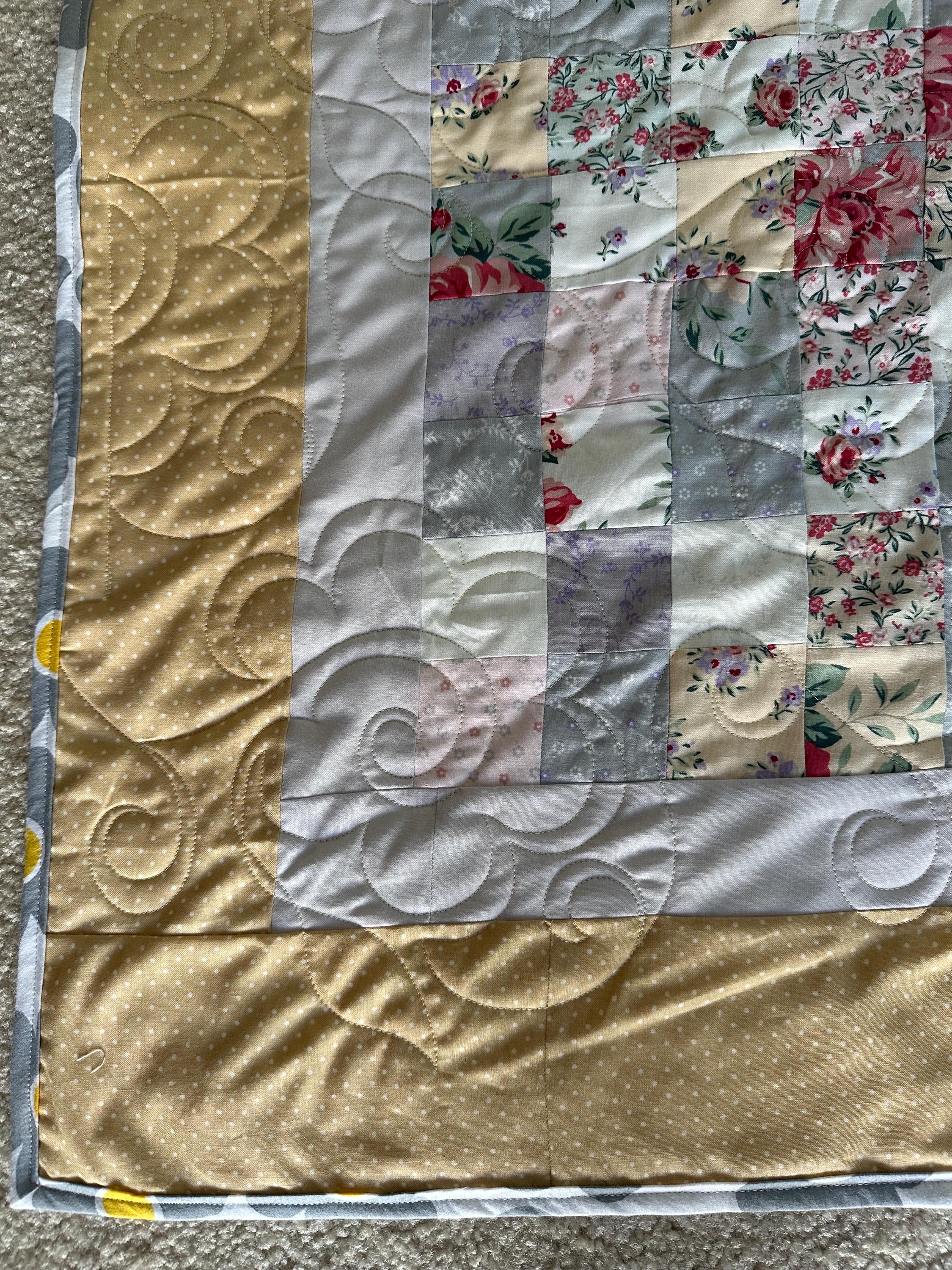 Scrappy Pastel Floral Quilt - Etsy
