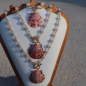 Handmade Florida Calico Shell toggle Necklace, Pearls, Gold colored Coastal Jewelery