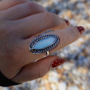 スターリングシルバー ボルダーオパールリング：14Kゴールドアクセント、サイズ9