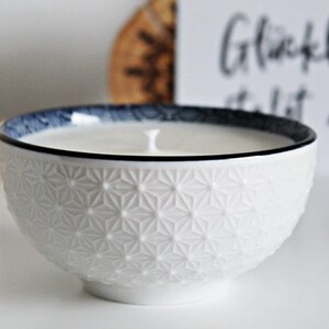 large vegan scented candle made of soy wax, 330ml, candle in glass, candle in a bowl