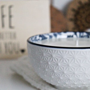 large vegan scented candle made of soy wax, 330ml, candle in glass, candle in a bowl