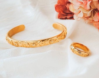 18K Gold Sun Moon Stars Cuff Bracelet, Celestial Signet Jewelry, Vintage Cuff Bracelet, Cuff Bangle Bracelet, Mother's Day Gift
