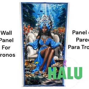 Peut inclure: Un panneau mural bleu et blanc représentant une femme couronnée assise sur un trône. Le panneau est décoré de coquillages et d'autres éléments sur le thème de l'océan. Le texte "Panel de Pared Para Tronos" est visible sur l'image.