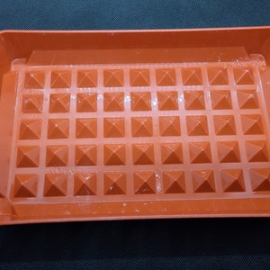 Tupperware Vintage #1292-6 Tenderizer with Grid on Bottom 10 x 6 x 1.5 inches Paprika