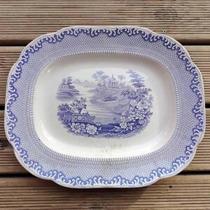 Unikatowa, rzadka, antyczna zastawa stołowa „Spets” z Rörstrand, przedmiot kolekcjonerski, Szwecja, lata 30. XIX w., koronkowa patera