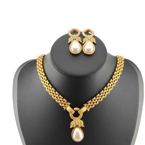 Vintage 1980s gold plated, faux pearl and rhinestone necklace and earrings, American Hollywood style/elegant jewellery/Luxury Look