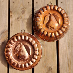 Big Copper Mold Vintage Rustic Kitchen Wall Hanging Jello Cake Mold, Pear shape, 19cm round,  Mother&#39;s Day