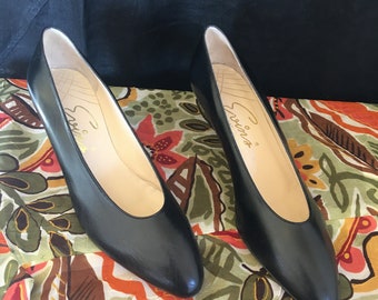 Vintage Evins Black Leather Pumps, Size 5.5 B, Made in Italy