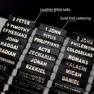 Personalized Tabbed Black KJV LEATHER BIBLE with Tabs Red Letter Christian Birthday Gift for Him Her Wedding Graduation Custom Engraved Bild 4