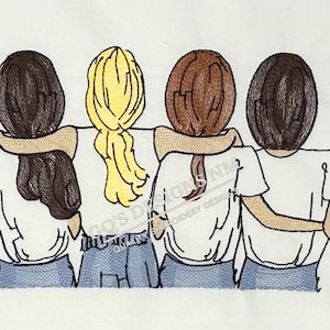 Może przedstawiać: Cztery przyjaciółki z brązowymi, blond i brązowymi włosami stoją razem z ramionami wokół siebie. Wszystkie są ubrane w białe koszule i niebieskie dżinsy.