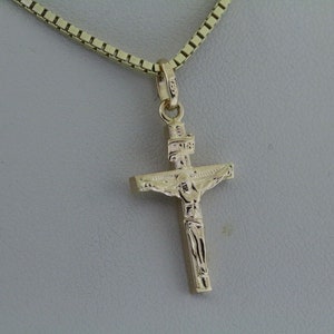 Solid Gold Crucifix Pendant in 18k, Cross Pendant Religious Jewelry
