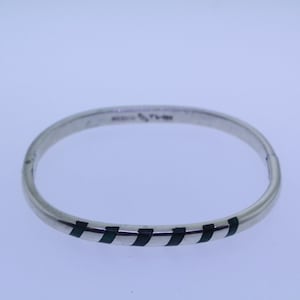Vintage Taxco Mexico 7” Sterling Silver & Onyx Oval Hinged Clamp Bangle Bracelet