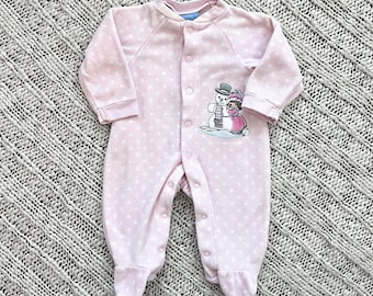 2000年代ヴィンテージ ピンクフリース フーティーパジャマ (Precious Moments Beginnings製、新生児サイズ)