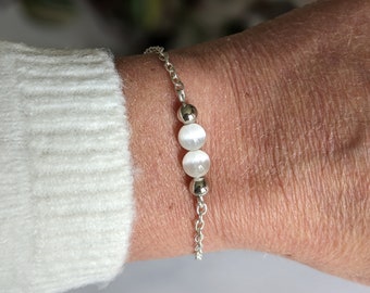 Fine selenite bracelet, silver metal beads - women's gift - Mother's Day gift