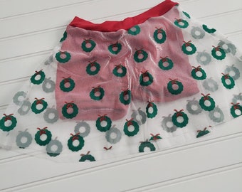 Wreath skirted shorties