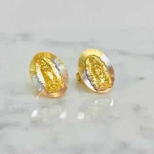 Aretes de la Virgencita de Guadalupe en Tres Oros Para Niñas o Mujer / Regalos de Navidad / Gold Earrings for Kids / Studs Earrings New image 3