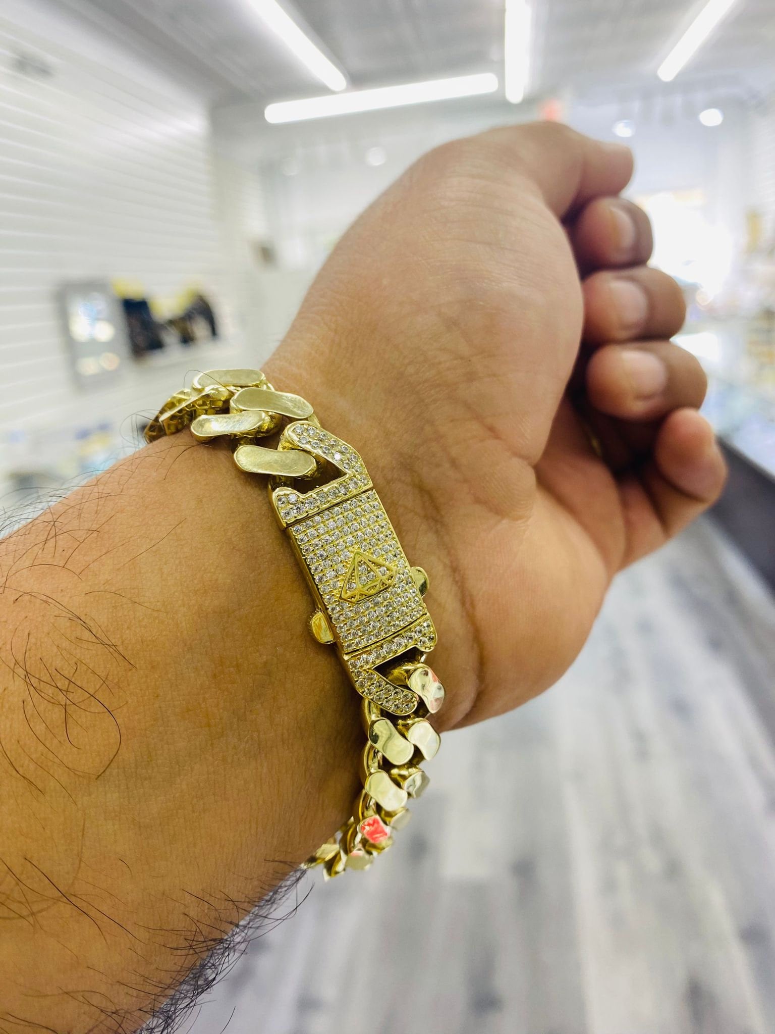 22K Gold Men's Monaco Chain Link Bracelet (24.90G) - Queen of Hearts Jewelry