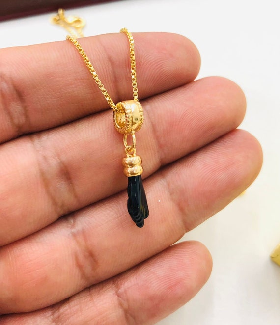 14K Yellow Gold Filled Black Azabache Hand Necklace With Box Chain