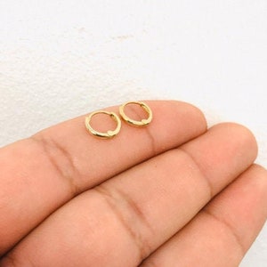 10K Yellow Gold Huggies Hoop Earrings Kids Baby Jewelry Dainty Tiny Everyday Earrings for Womens Aretes Argollas Oro Solido Real Para Mujer