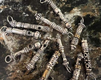 Mini colgante de empuñadura de sable de luz / Único en su tipo inspirado en Star Wars * SOLO PARA AGREGAR