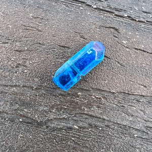 Kyber Crystal, loose quartz tip stone for cosplay, collection, or jewelry making/Star Wars Lightsaber inspired, small/medium