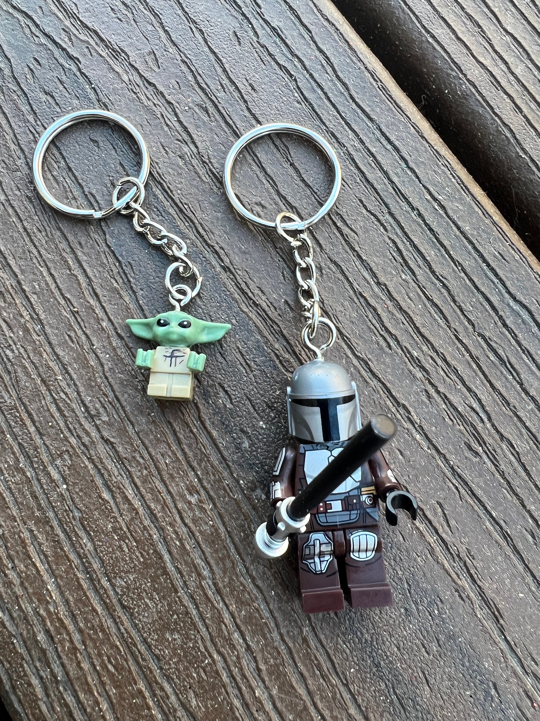 Star Wars Mandalorian Din Djarin and Grogu Keychain Dark Saber