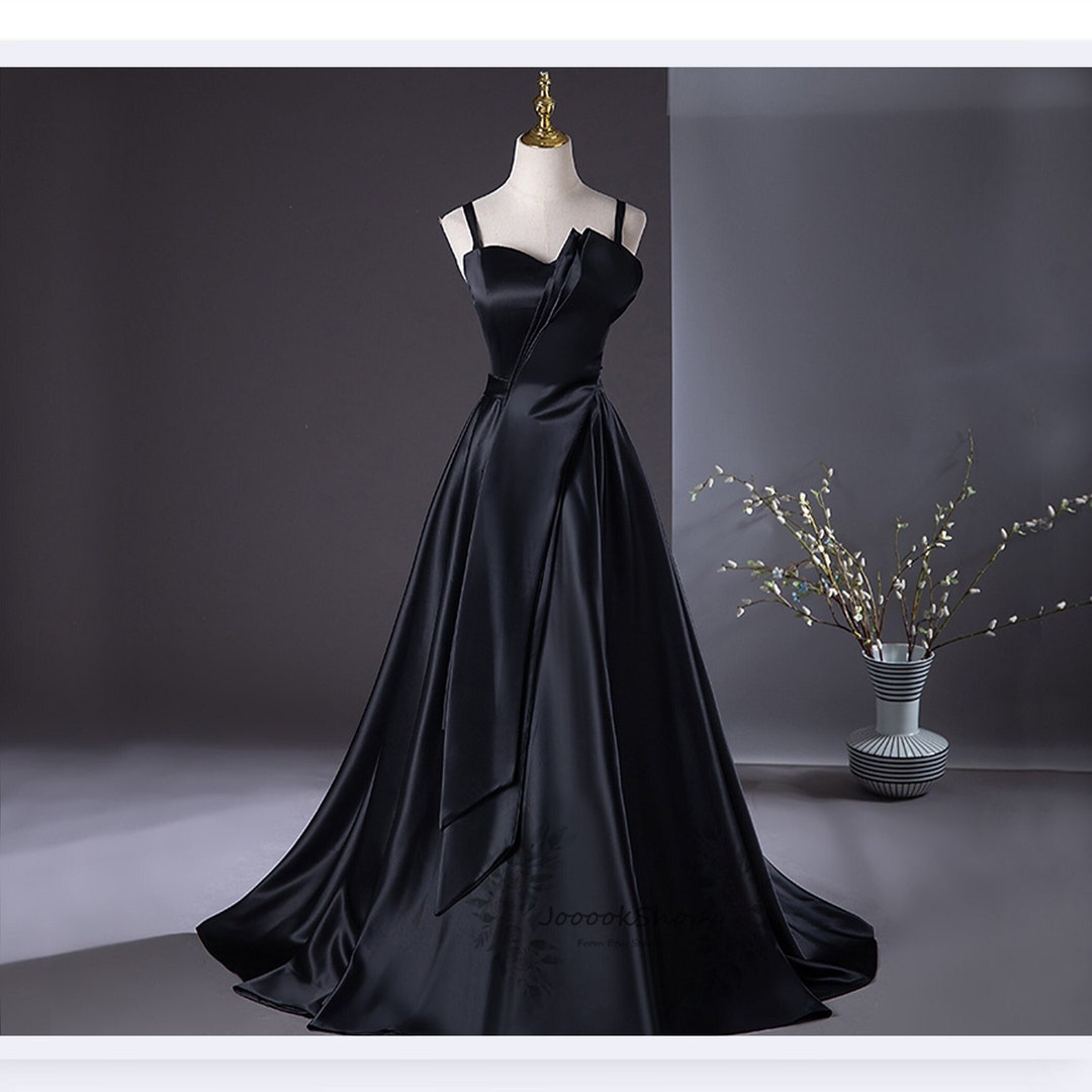 coral maid of honor dress Leia Modest Sweetheart Pleated Chiffon Bridesmaid Dresse color-family:BLACK Color:Dark Navy 'Sister Wives' Star Christine