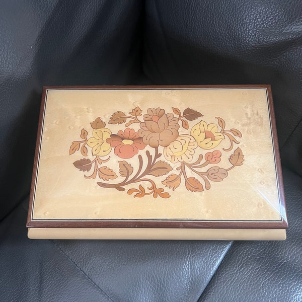 Reuge Romance Music Box Italy "Wind Beneath My Wings"