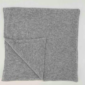 Luxury Cashmere Travel Wrap - Light Grey | Soft & Lightweight | Versatile Scarf or Shawl | Elegant Gift | Premium Quality | Made in UK