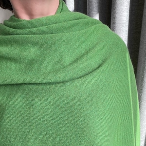 Luxury Cashmere Travel Wrap - Green | Soft & Lightweight | Versatile Scarf or Shawl | Elegant Gift | Premium Quality | Made in UK