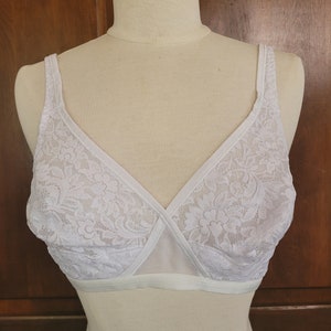 Vintage New Playtex 18 Hour Front Close Soft Cup Bra with Flex