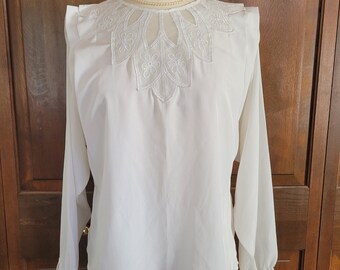 M Vintage 80&#39;s San André, White Blouse with Lace Bib Collared Inlay, Pleated Shoulders, and Button Down back